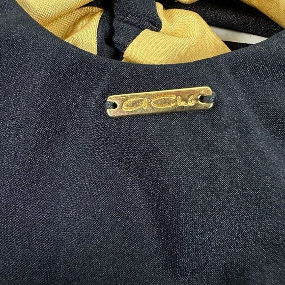 A. Che Luna Maillot Onyx-Feather One-Piece 4B NEW - Picture 12 of 12